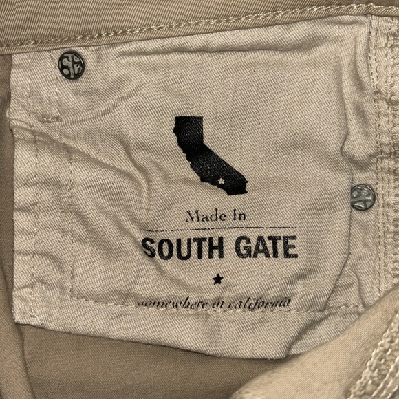 AG The Stilt Cigarette Roll-Up - Picture 9 of 10